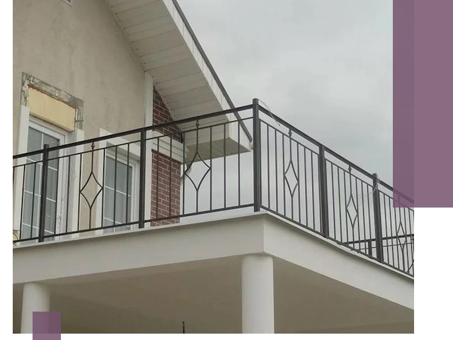 Изготовление балконных ограждений в Элисте из металла и стекла