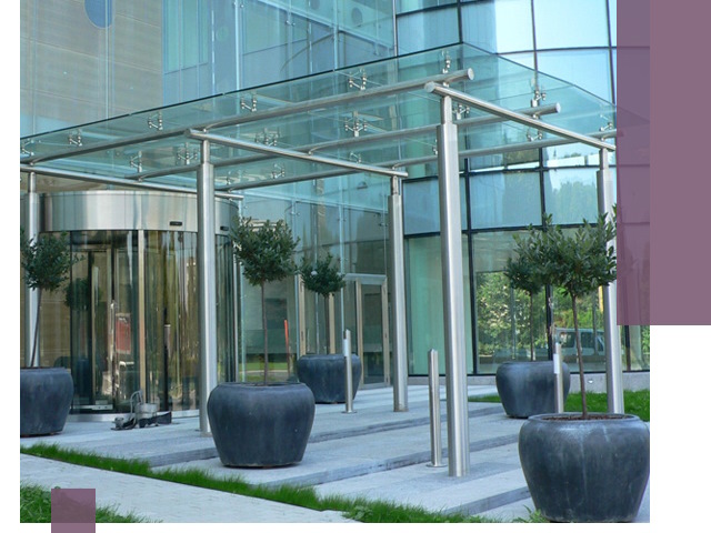 Навесы из стекла на заказ в Элисте — монтаж и установка